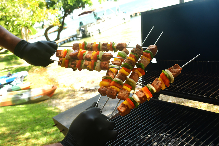 Mahahual: Chacchoben Mayan Ruins and Seven Color Lagoon Trip