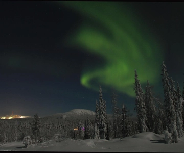 Ruka: Searching for the northern lights with snowshoes