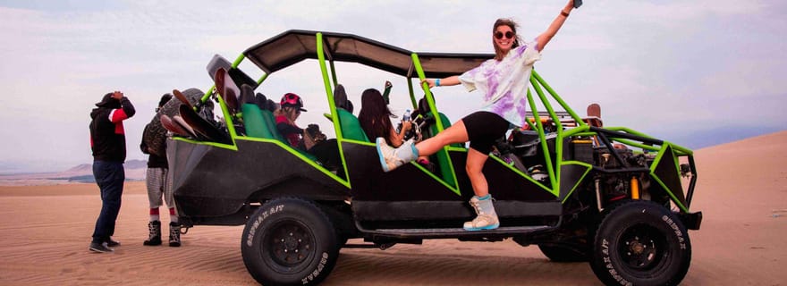 Lima : Excursion d'une journée à Ballestas et Huacachina avec vol sur les lignes de Nazca