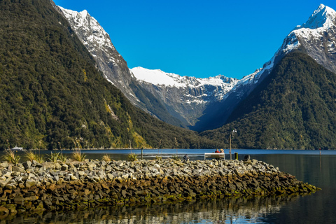 Milford Sound Day Tour with Scenic Cruise from Queenstown