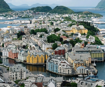 Guided walk: Ålesund's Art Nouveau and maritime charm