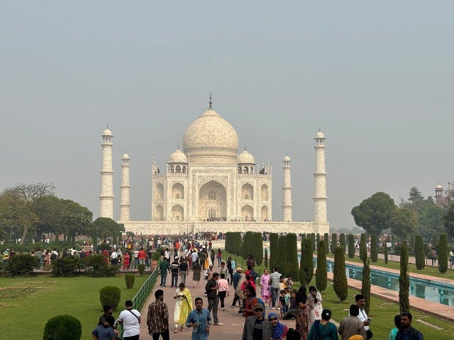 From Agra: Same Day Taj Mahal & Agra Tour to Jaipur Drop
