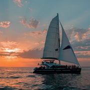 La Rochelle : Katamaranfahrt bei Sonnenuntergang (2h00)