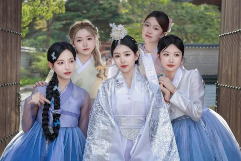 Royal Hanbok Dress-Up & Professional Photoshoot Experience