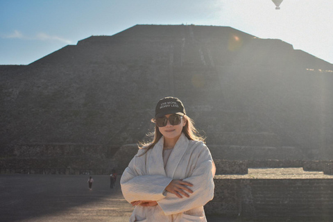 Teotihuacan Pyramids complete without shops or restaurantsFrom CDMX: Teotihuacan Pyramids Day Trip with Entry &amp; Guide