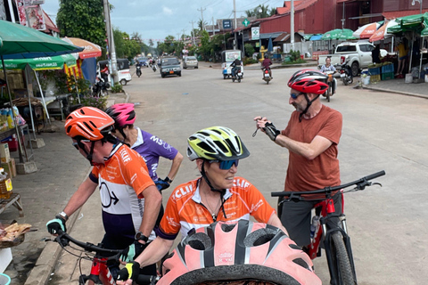 Countryside & Banteay Srei temple Cycling Tour 45km Small Share Group