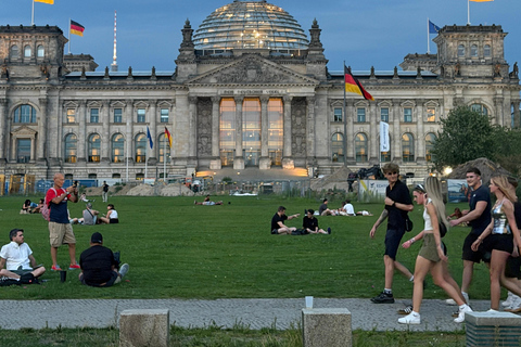 Berlin Night Walking Tour - Iconic Illuminated Landmarks Private Berlin Sunset Walking Tour - Iconic Landmarks