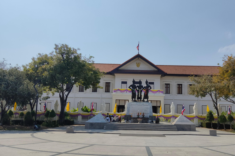 Chiang Mai: Temples & Old City Hidden Gems with local guide Private Tour (with transfer)