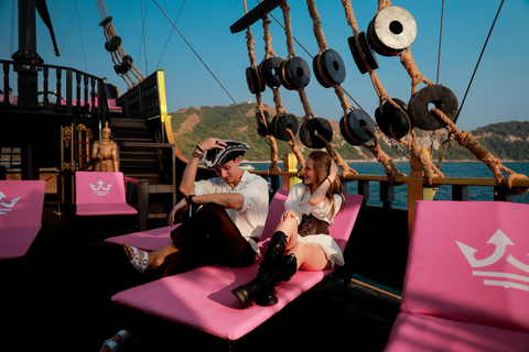 Pattaya: Koh Larn Pirate Cruise with Transfer & Activities