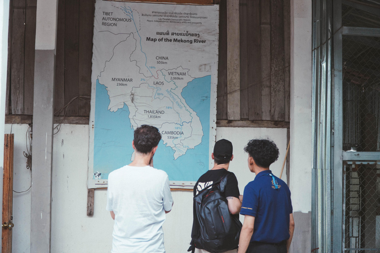 Luang Prabang: Almosengabe am Morgen &amp; Bootsfahrt zu den Pak Ou-Höhlen