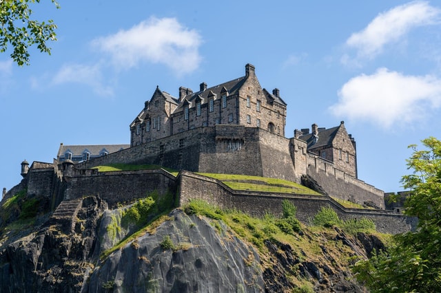 COMBO: Edinburgh Castle & National Museum of Scotland Tour
