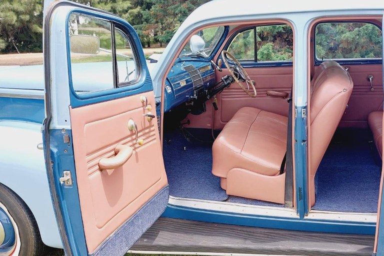 Colonia del Sacramento: 1939 Nash Ambassador Private Tour