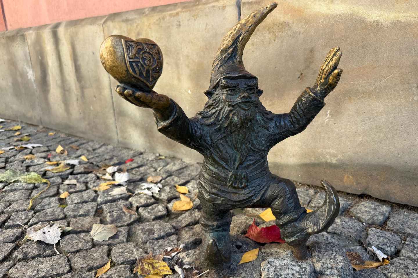 Wrocław: Dwarfs and Sightseeing E-Car Tour