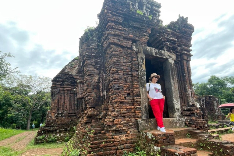 Excursion d'une journée aux Monts de Marbre, au Lady Buddha et au Sanctuaire de My SonDépart de Hoi An