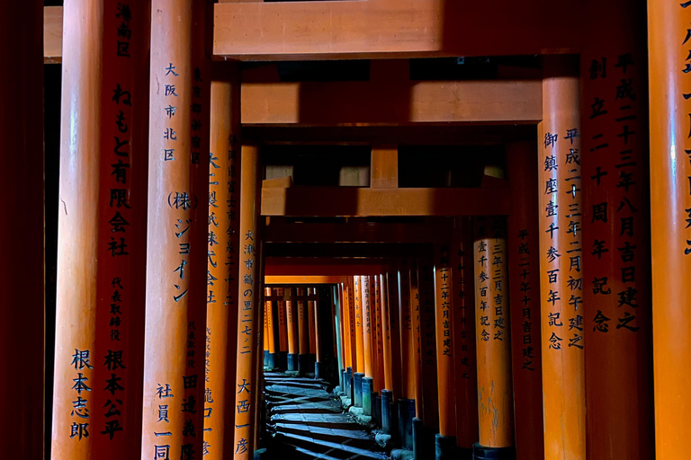 Kyoto Fushimi-Inari KvällsturEngelsktalande guide