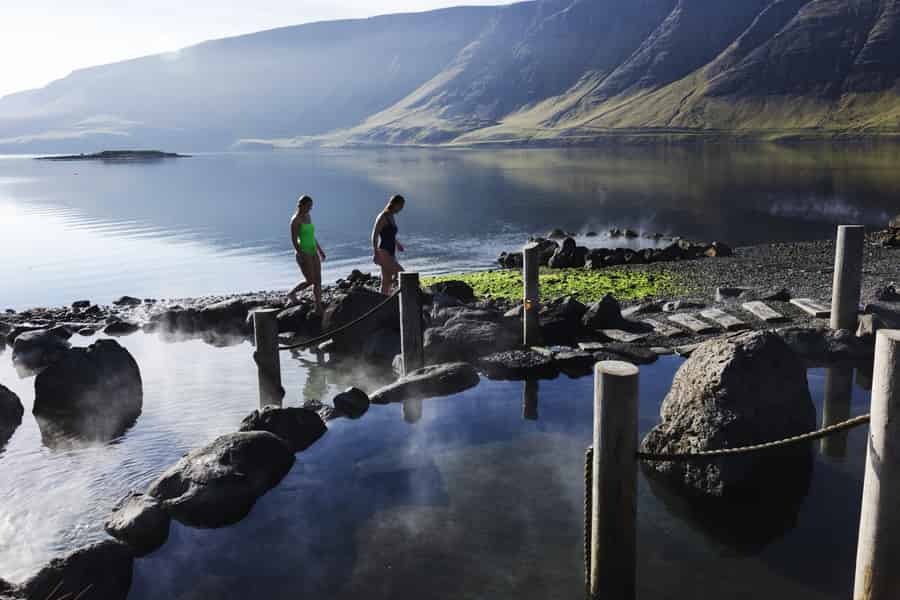 Hvammsvik Hot Springs: Eintrittspaket. Foto: GetYourGuide