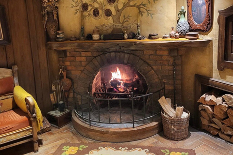 Auckland: Hobbiton& Waitomo private Tour with Hotel Pickup