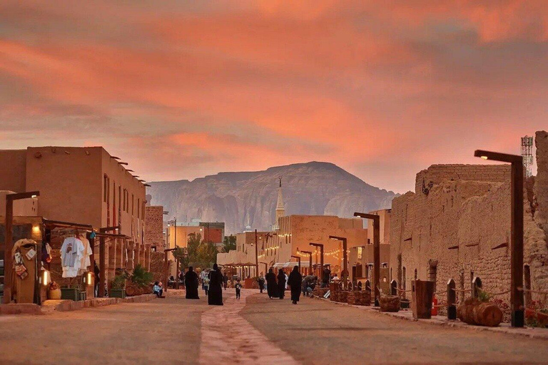 AlUla: Hegra, Old Town, Elephant Rock & Saudi Meal