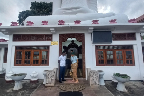 Kandy : Tour de ville en tuk tuk prise en charge et retour à l&#039;hôtel gratuits.