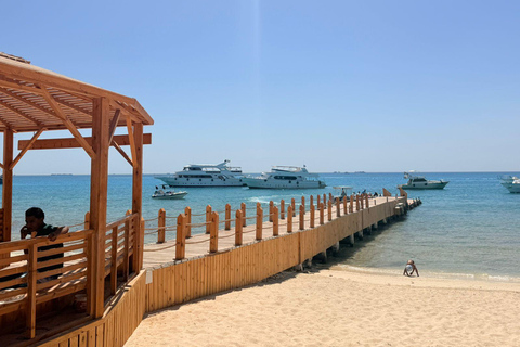 Hurghada: Private Speedboat to Magawish Island 8-hour Private Speedboat With Lunch
