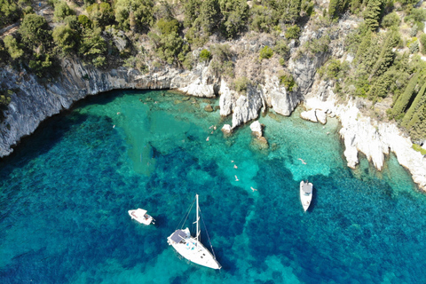 Corfu: Privé cruise van een hele dag met zeiljachtCorfu:Privé cruise van een hele dag met zeiljacht