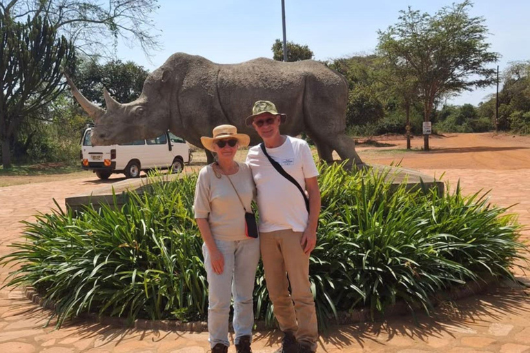 From Kampala: Ziwa Rhino Trekking and Canoe Ride 1-Day Trip