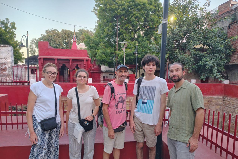 Explore the Old Varanasi City: Guided Walking Tour on foot Walk and Explore Old Varanasi City: Guided Tour by foot