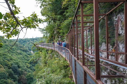 Kutaisi Wilderness Trek: Excursión de 4 días a pie puro