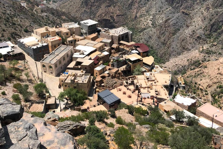 Shared Tour: Nizwa Fort, Souq, Birkat Al Mouz & Jebel Akhdar