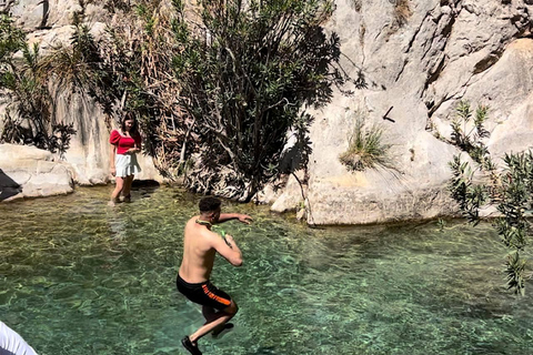 Depuis Alicante : Excursion d&#039;une journée aux chutes d&#039;eau d&#039;Algar