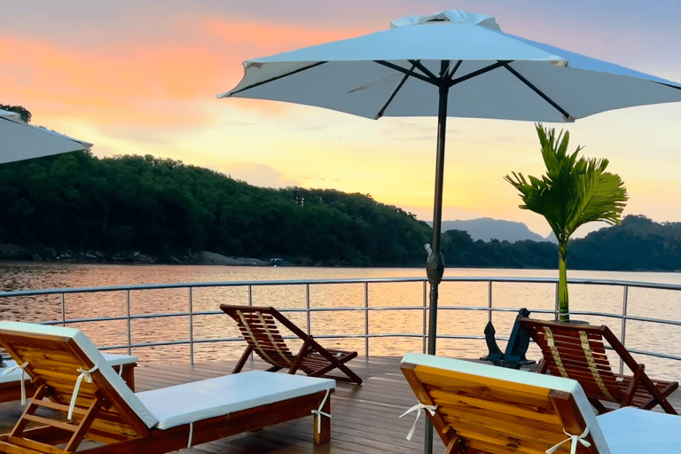 Luang Prabang: crociera al tramonto sul Mekong/rafting a Kuang SiLuang Prabang: crociera al tramonto sul Mekong (niente rafting)