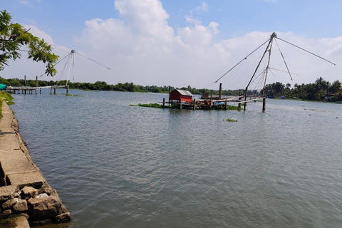 Kochi: 5 Day Tour, Alleppey & Backwaters (Fiddler Tours)