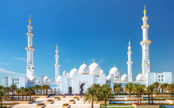 Von Dubai nach Abu Dhabi: Ganztagestour Stadt & Sheikh Zayed Moschee