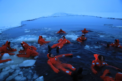 Rovaniemi: Icebreaker Aurora cruise & floating