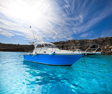 Favignana: tour compartido en barco con almuerzo a bordo.