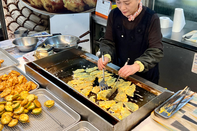 Tour gastronómico pelo mercado de Mangwon com locais: de comida barata a um banquete chiqueTour gastronómico pelo mercado de Mangwon com moradores locais; de refeições baratas 