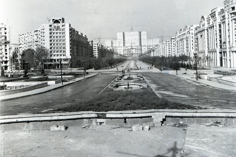 Komunizm w Bukareszcie: Od Lenina do Ceausescu