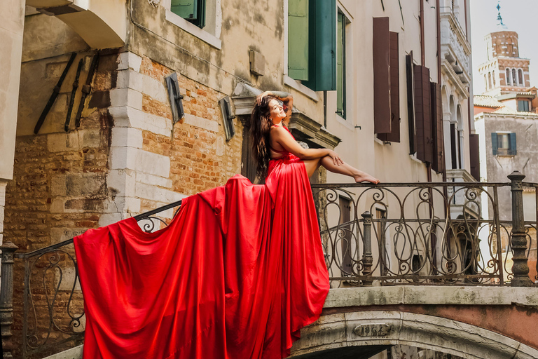 Venice: Flying Dress Photoshoot with video option Standard: 45 mins | 20 photos