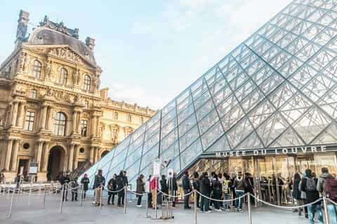 Paris: Louvre Museum Timed-Entrance Ticket