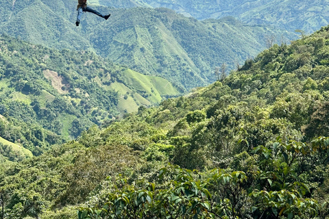 Z Medellín: 1-dniowa wycieczka &quot;La Casa en el Aire&quot;La Casa en el Aire: 1-dniowa wycieczka - transport wliczony w cenę