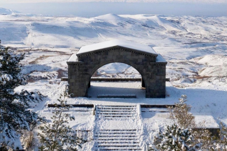 Winter Privat Dagtocht naar Garni Tempel, Geghard & Sevanmeer