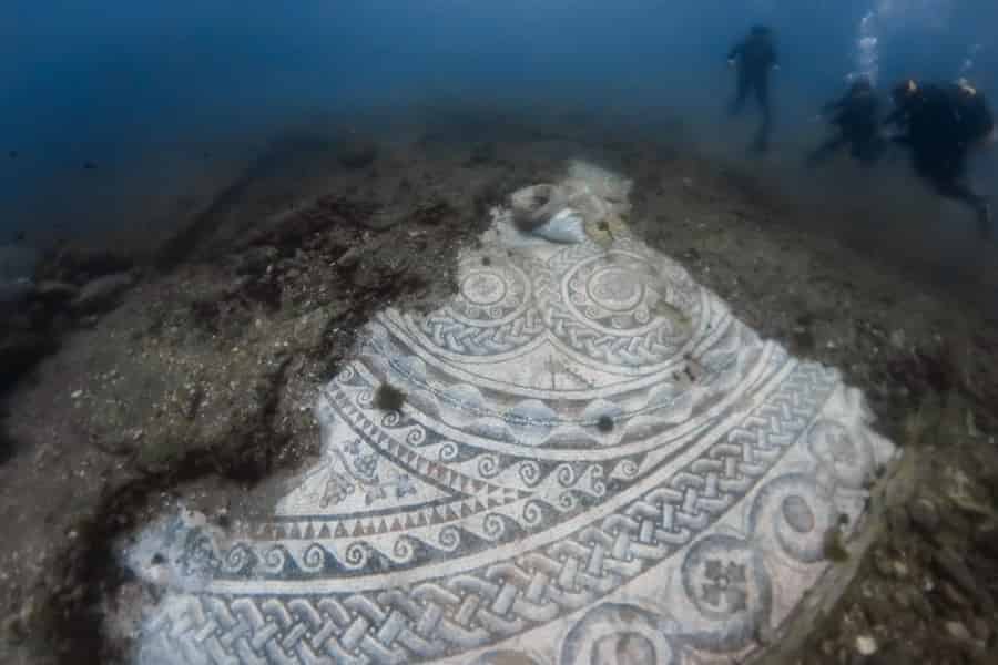 Pozzuoli: Tauche in die versunkene römische Stadt Baia. Foto: GetYourGuide