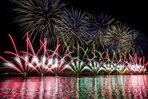 Sliema: Fernandes Fireworks Festival Cruise w/ Dinner+Drinks Without Transportation