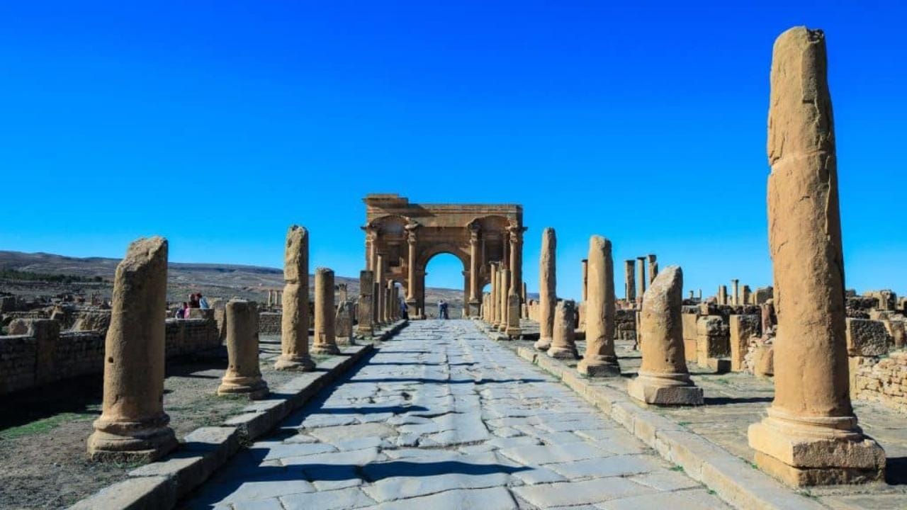 Von Béjaïa: Führung durch die römischen Ruinen von Timgad mit Mittagessen