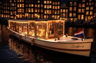 Amsterdam: 2-stündige Kerzenlichtfahrt + Getränke & Snacks