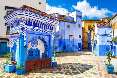 Fez: Traslado a Tánger vía Chefchaouen