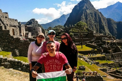 From Cusco: Full-Day Group Tour of Machu Picchu Machu Picchu Tour with Vistadome Train and Circuit 4-5