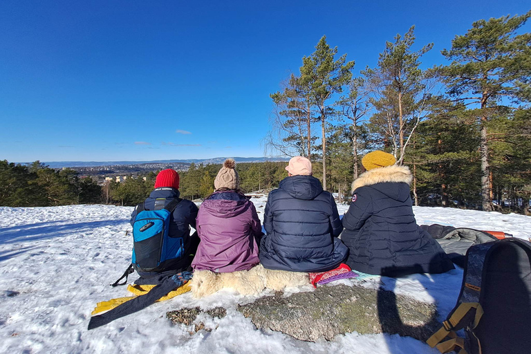 Oslo: Malownicza wędrówka z norweskim przewodnikiem i tradycyjnym jedzeniemOslo: piesze wędrówki, norweskie jedzenie i zapierający dech w piersiach widok