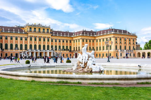 Wien: Skip-the-Line Schloss & Gärten Schonbrunn mit Guide2,5 Stunden: Skip-the-line Schloss & Gärten Schonbrunn