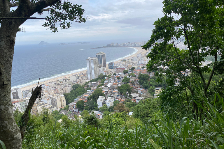 Walking tour + Trail Favelas Babilônia and Chapéu Mangueira Favela Tour + Trilha Morro da Babilônia